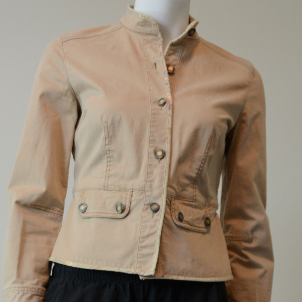 Super Cute Blazer With Pretty Detailing
